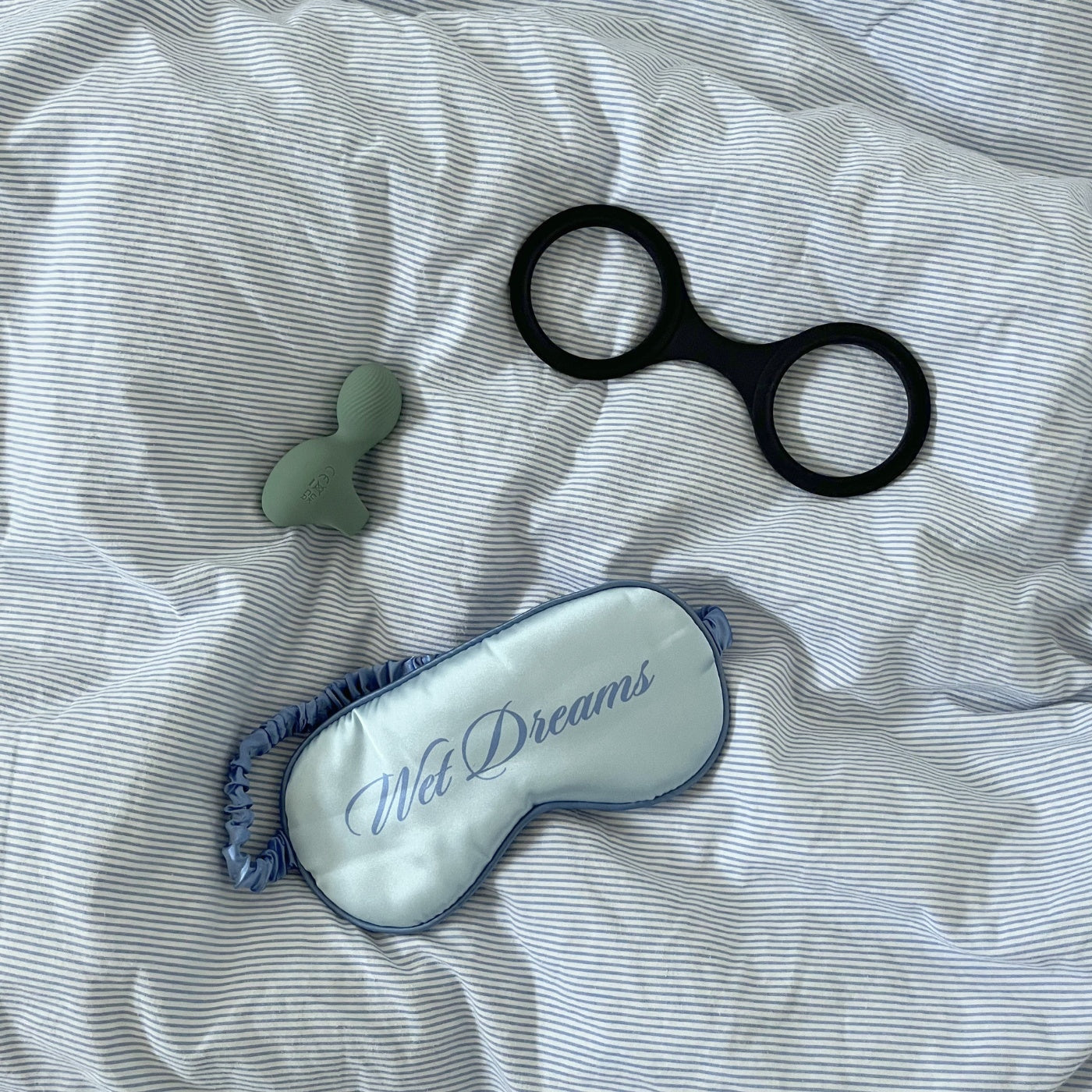 Wet dreams blindfold fra Peech set fra en anden vinkel
