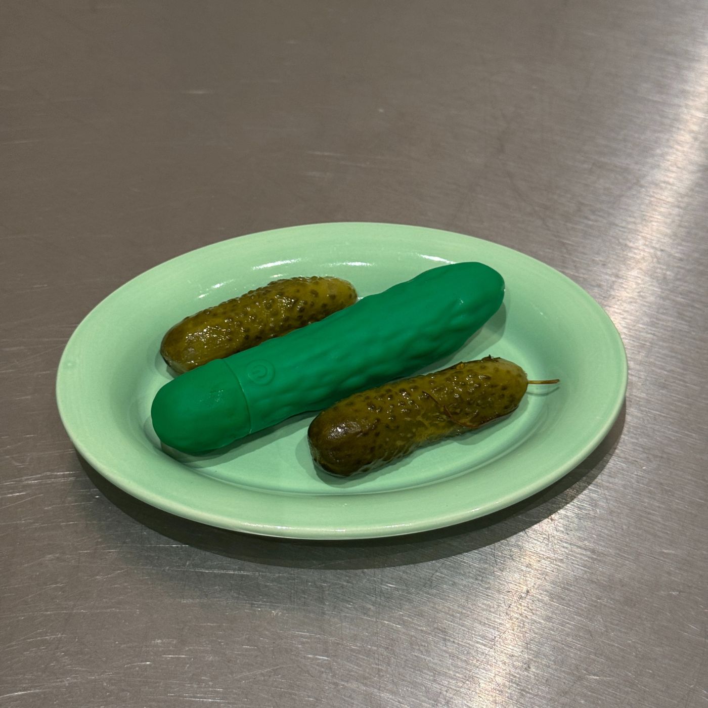 Pickle vibrator