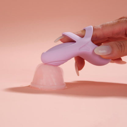 Echo 2 finger vibrator fra Svakom set skråt forfra