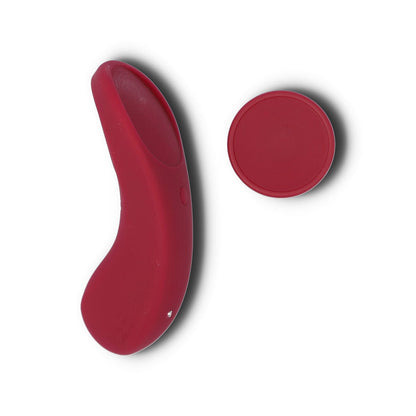 Hemmelig fræk trusse vibrator fra satisfyer til brug i langdistance forhold set fra en anden vinkel